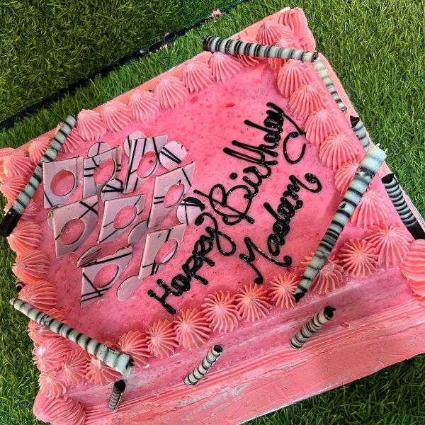 RedBery cake
