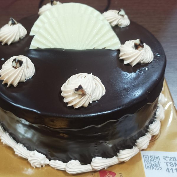 Truffle Chocolate Cake Small