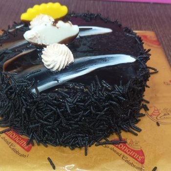 Alpine Chocolate Cake Small 250 gms + Popper 40 inch + Sparkel candle 